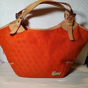 EUC Dooney and Bourke LG Tote